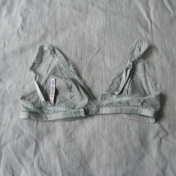 NWT Lace Plunge Unlined Demi Bralette - Body by VS - Picture 7 of 9